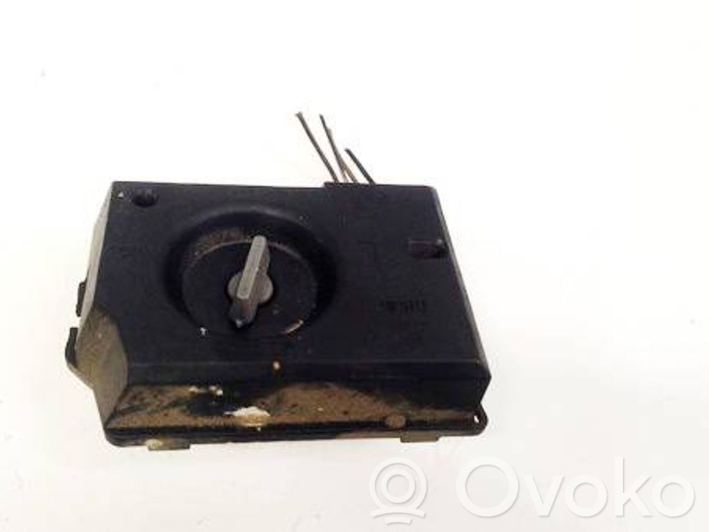 Glühbirnenhalter Heckleuchte   THK81,THK81