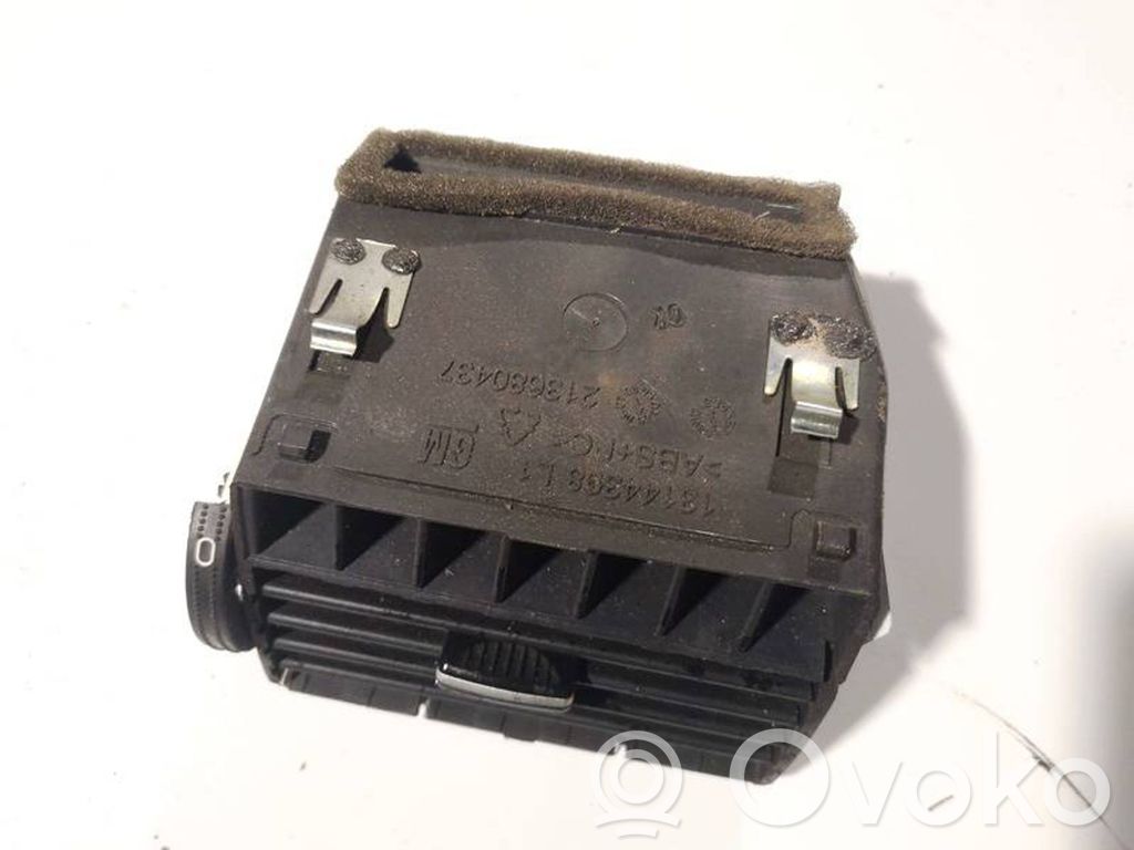 Opel Zafira B Rejilla de ventilación central del panel