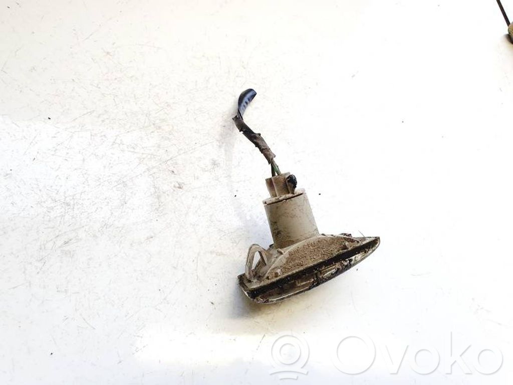 Opel Corsa D Indicatore di direzione del parafango anteriore