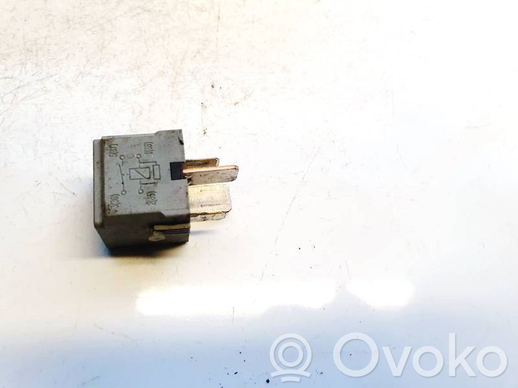 Otros relés   A0025422619,A0025422619