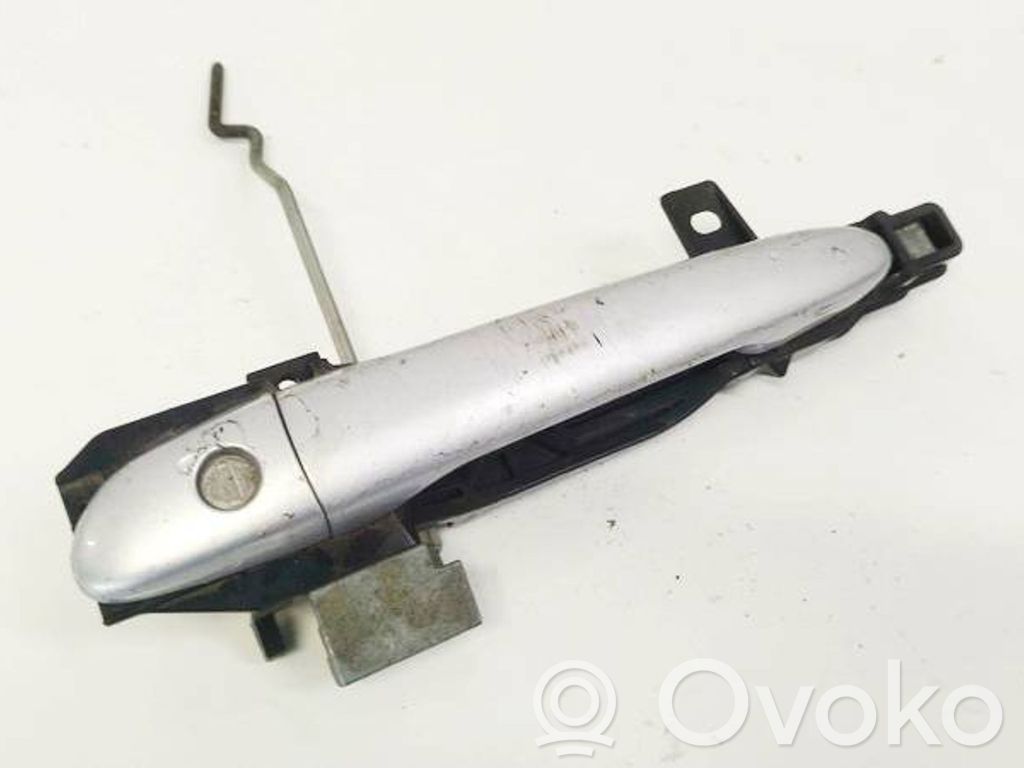 Manecilla externa puerta delantera