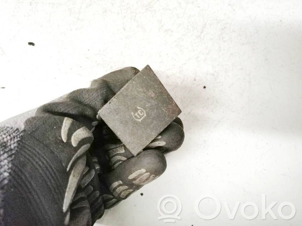 Opel Vectra B Interruptor de control de tracción (ASR) 