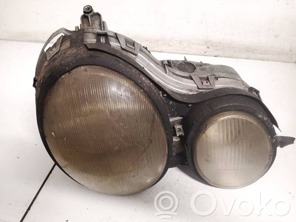 Mercedes-Benz E W210 Faro/fanale 