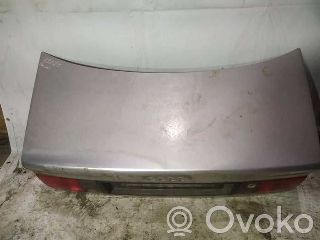 Audi 100 S4 C4 Takaluukun/tavaratilan kansi