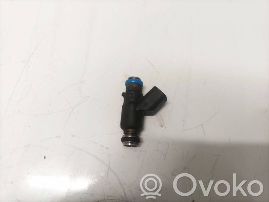 Chevrolet Aveo Wtryskiwacz paliwa 