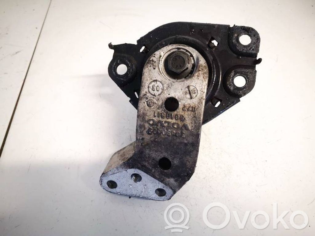 Volvo S40, V40 Engine mount bracket 