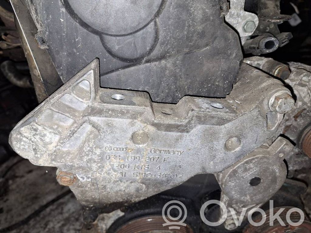 Volkswagen PASSAT B6 Suport motor 
