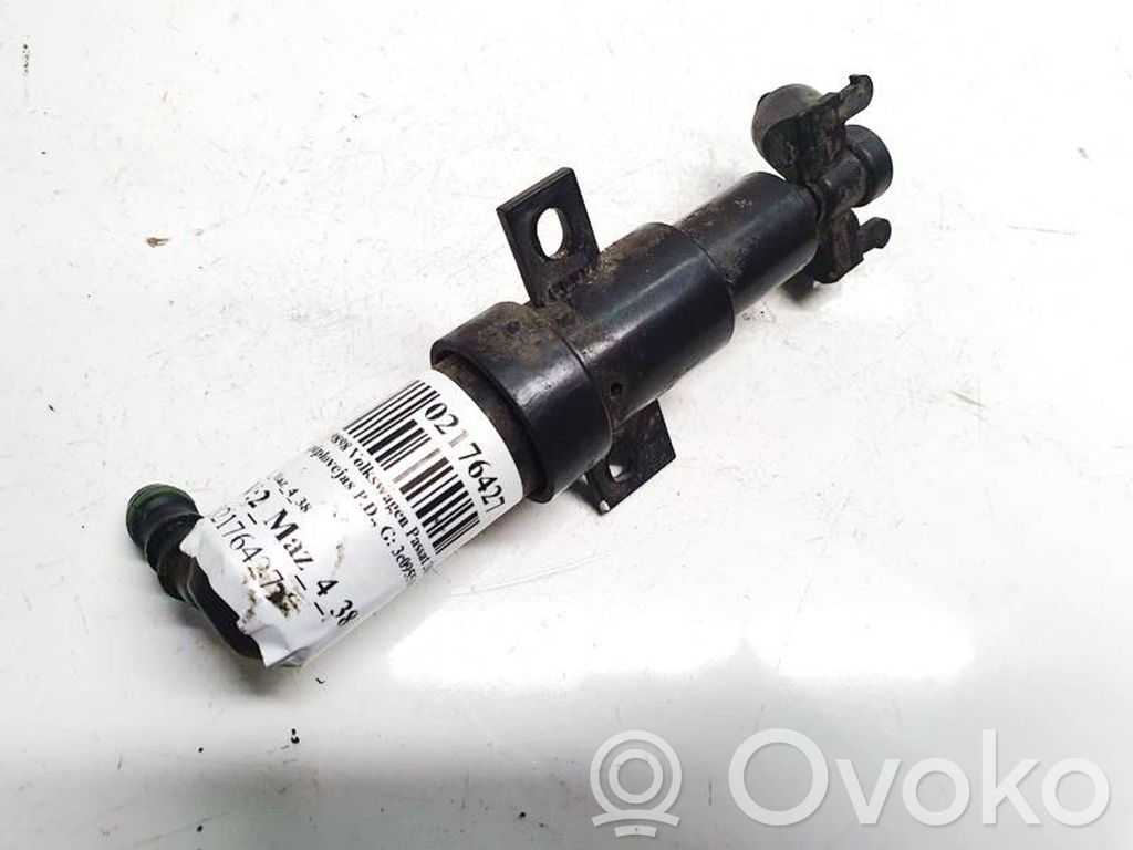 Volkswagen PASSAT B6 Ugello a spruzzo lavavetri per faro