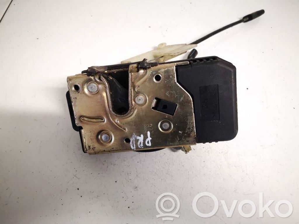 Opel Vectra B Front door lock 
