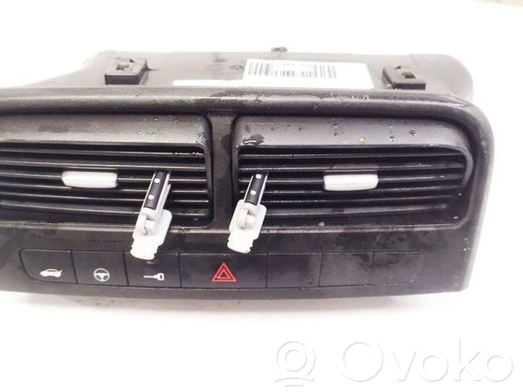 Fiat Punto (188) Grille d'aération centrale