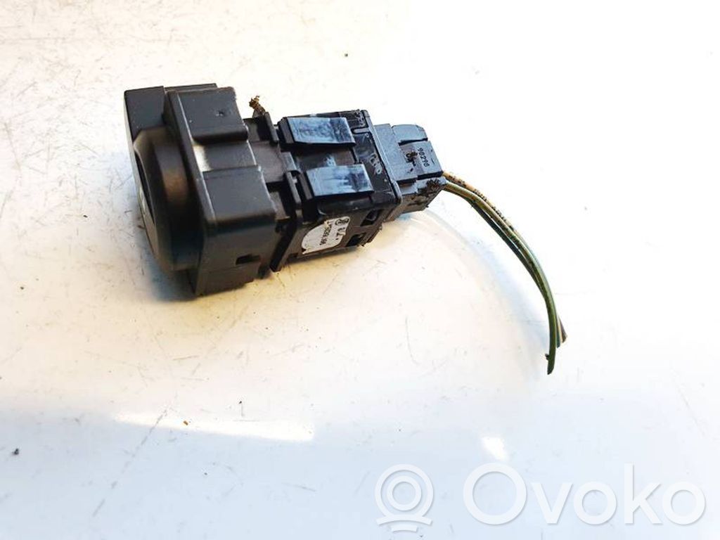 Citroen C4 I Interruttore a pulsante della chiusura centralizzata 