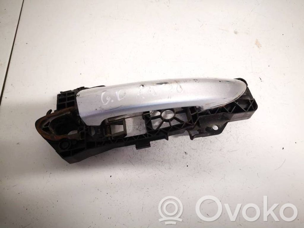 Volkswagen PASSAT B6 Manecilla externa puerta delantera