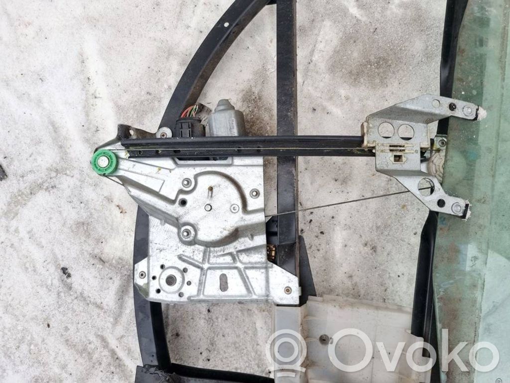 Audi A4 S4 B5 8D Regulador con motor de la ventanilla de la puerta corredera 