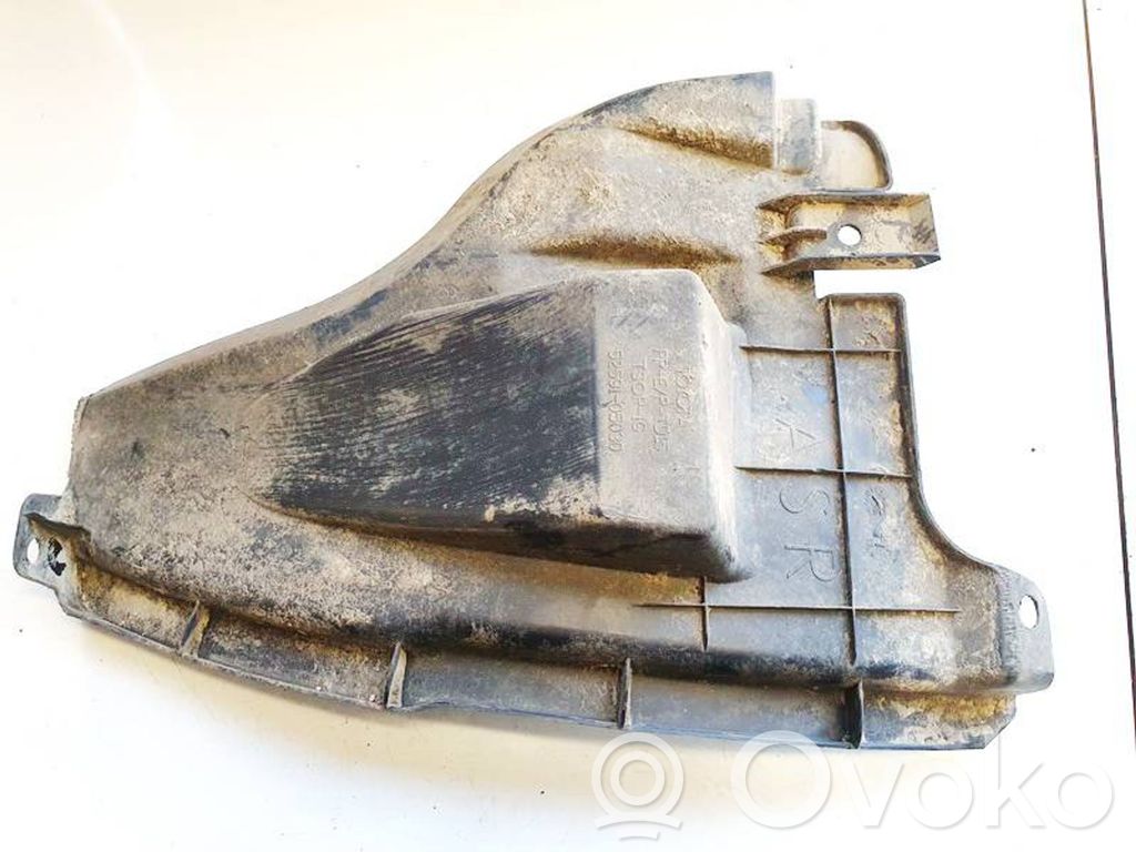 Toyota Avensis T270 Rivestimento paraspruzzi parafango posteriore