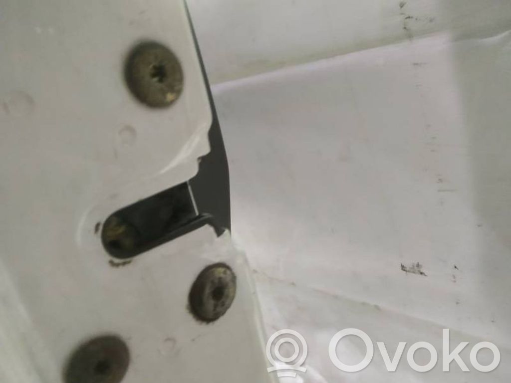 Serrure de porte avant