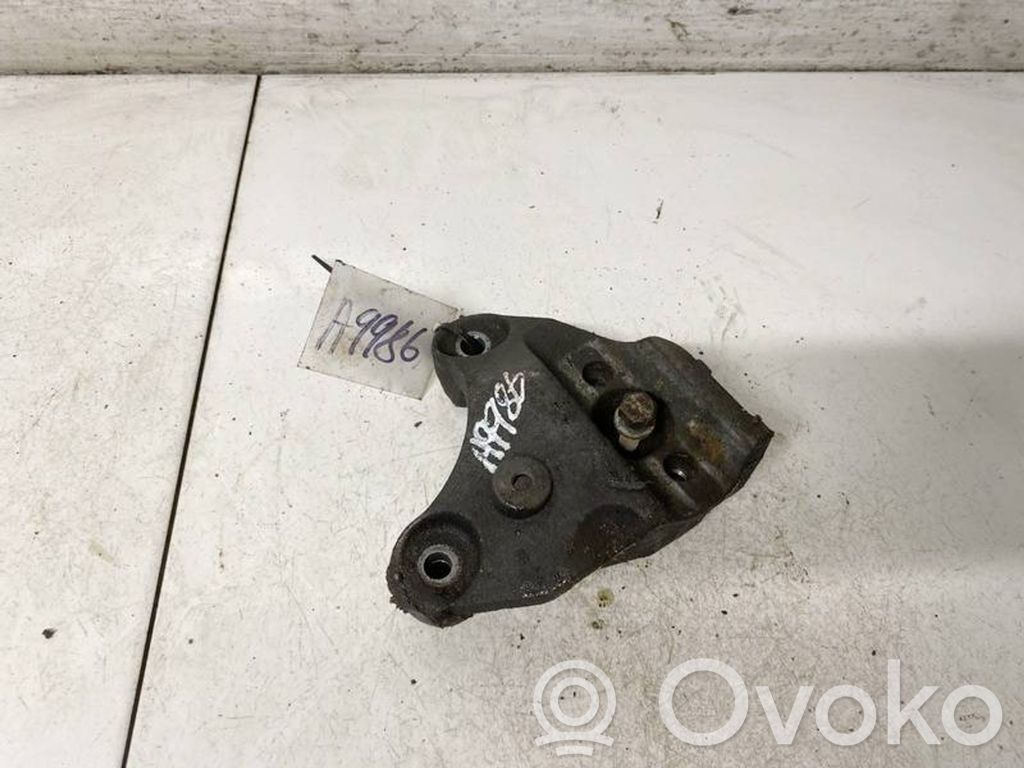 Citroen C3 Pluriel Engine mounting bracket 