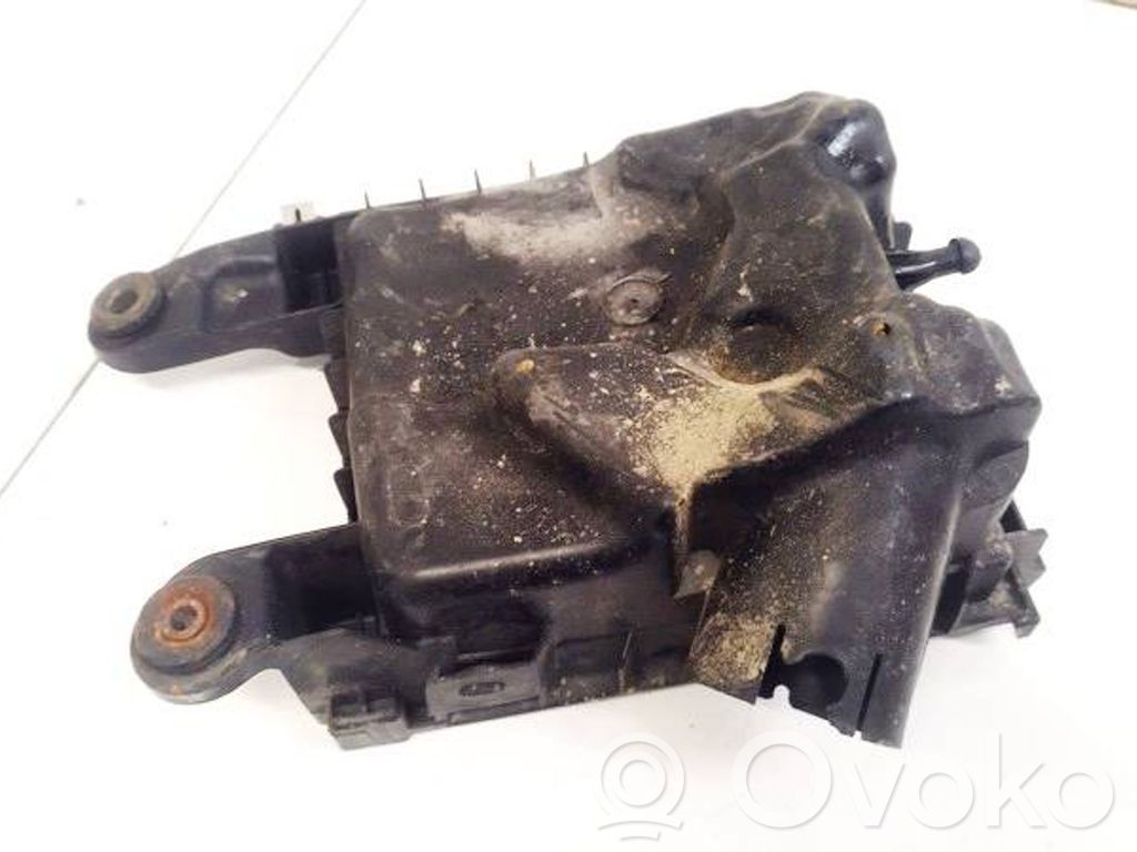 Nissan Note (E12) Ilmansuodattimen kotelo 