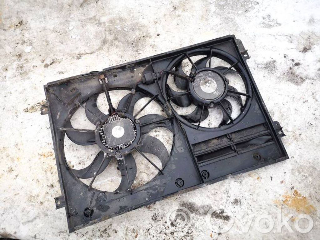 Volkswagen PASSAT B7 Suport ventilator radiator 