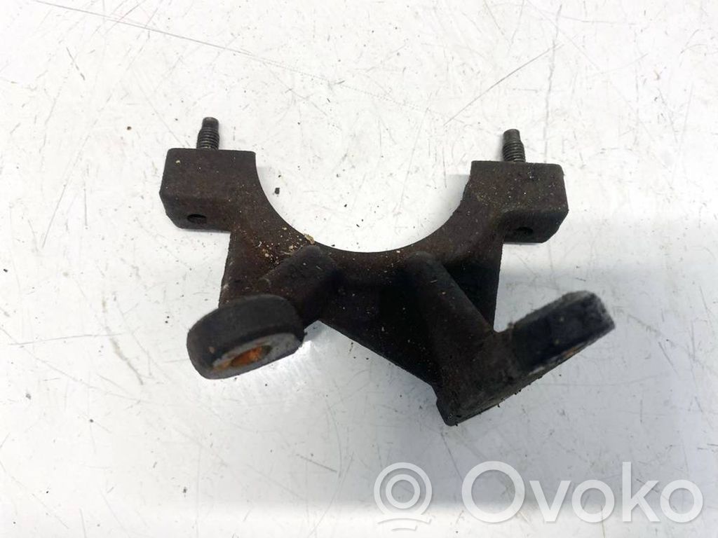 Volvo V50 Engine mounting bracket 
