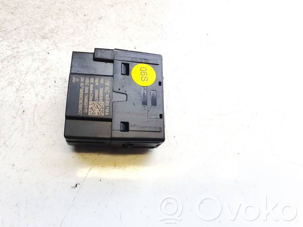 Volkswagen ID.4 Gniazdo / Złącze USB 