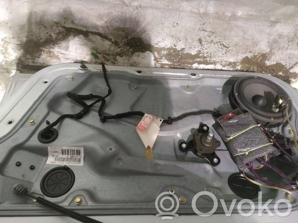 Volkswagen Golf IV Macara ușă glisantă cu motor 