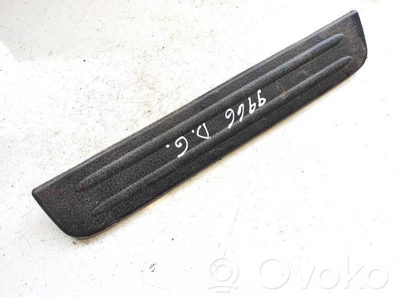 Nissan Primera Capac prag spate 