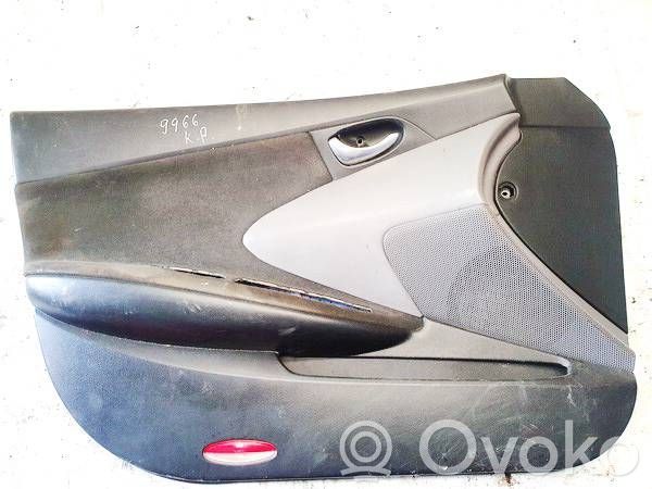 Nissan Primera Revestimiento de puerta delantera 