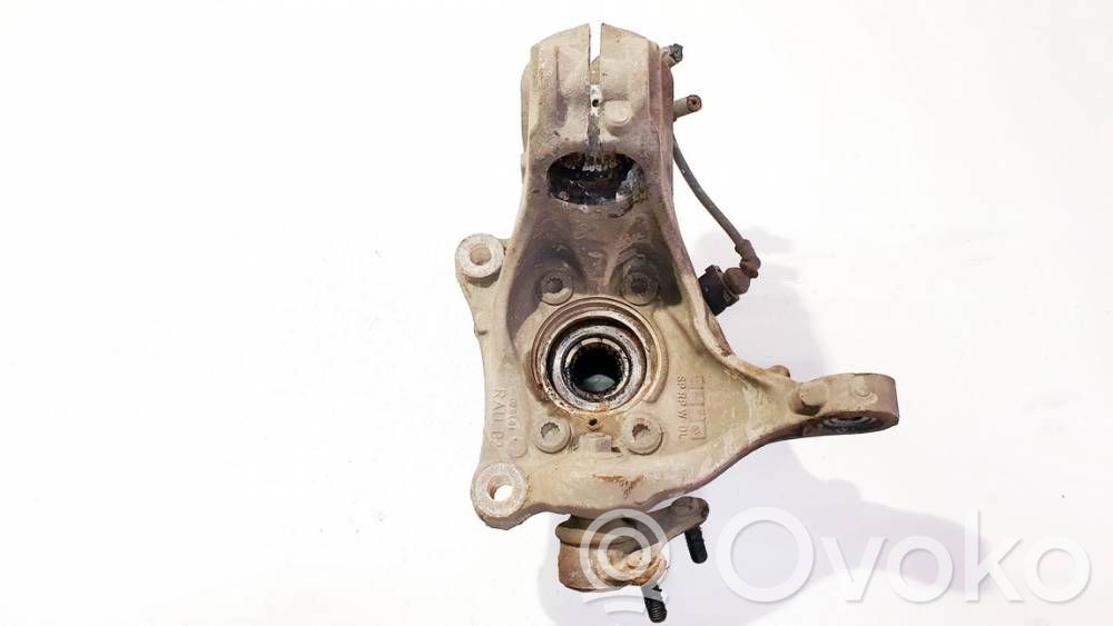 Volkswagen PASSAT B6 Mozzo ruota anteriore 