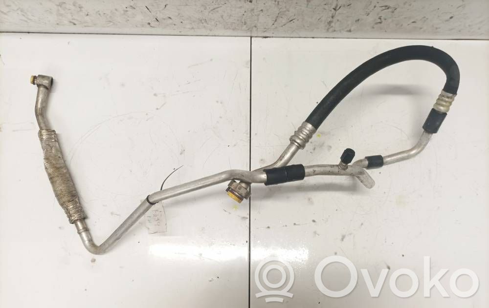Volkswagen PASSAT B6 Ilmastointilaitteen putki (A/C) 
