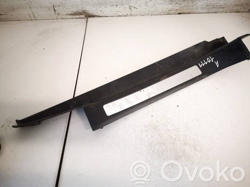 Mercedes-Benz C W203 Copertura del rivestimento del sottoporta posteriore