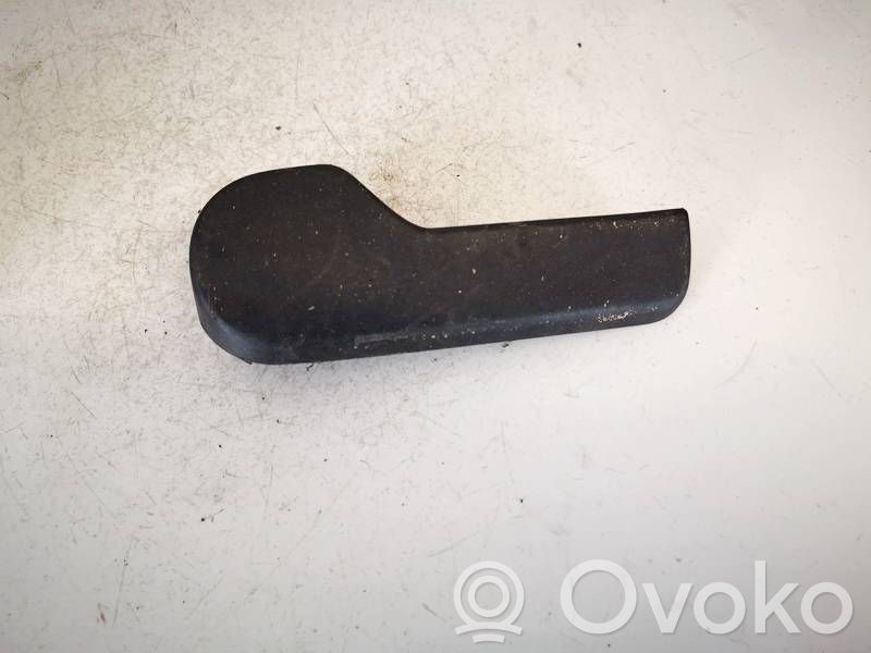 Volkswagen Golf IV Maniglia di rilascio del vano motore (cofano)