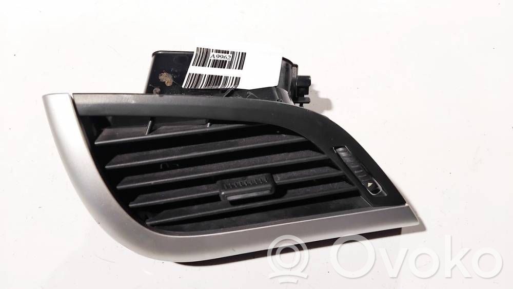 Peugeot 207 Rejilla de ventilación central del panel 
