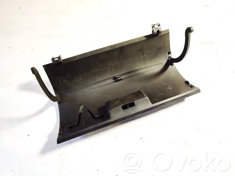 Glove box
