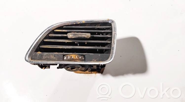 Audi Q3 8U Rejilla de ventilación central del panel 