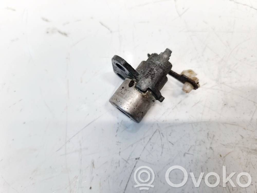 Chevrolet Captiva Etuoven lukko (kahvan vieressä) 