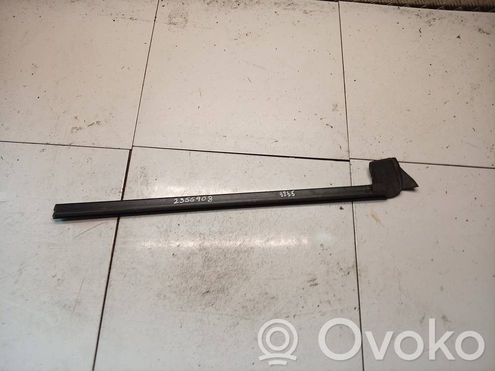 Tesla Model Y Uszczelka drzwi