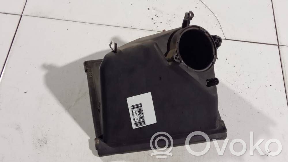 Audi A4 S4 B5 8D Obudowa filtra powietrza 