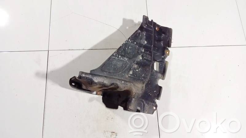 Toyota Yaris Osłona dolna silnika 