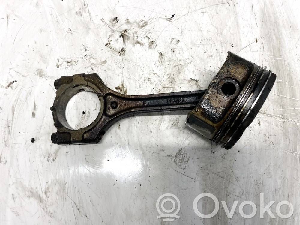 Hyundai i30 Pistón con biela 