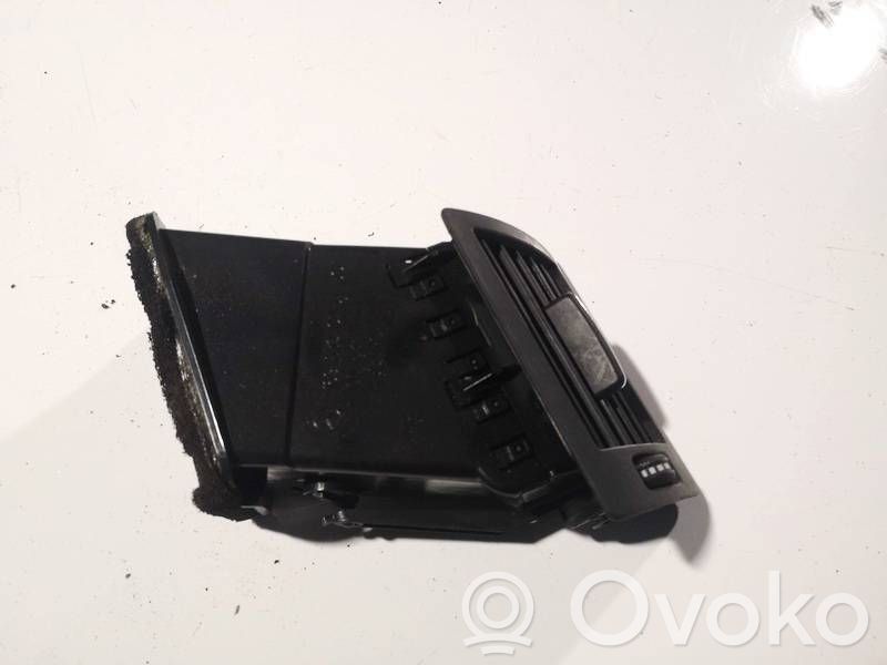 Mercedes-Benz A W169 Griglia di ventilazione centrale cruscotto