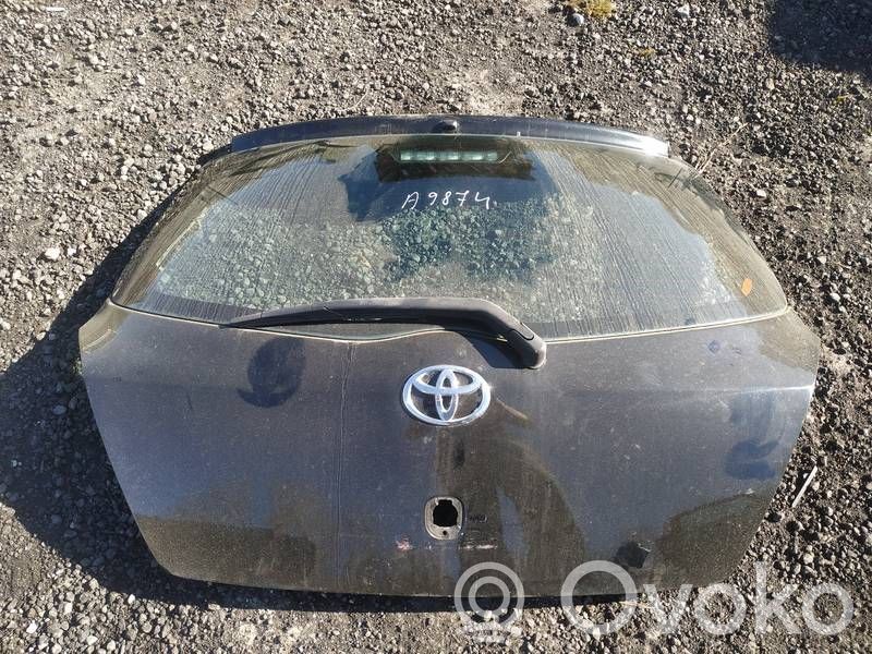 Toyota Yaris Takaluukun/tavaratilan kansi 