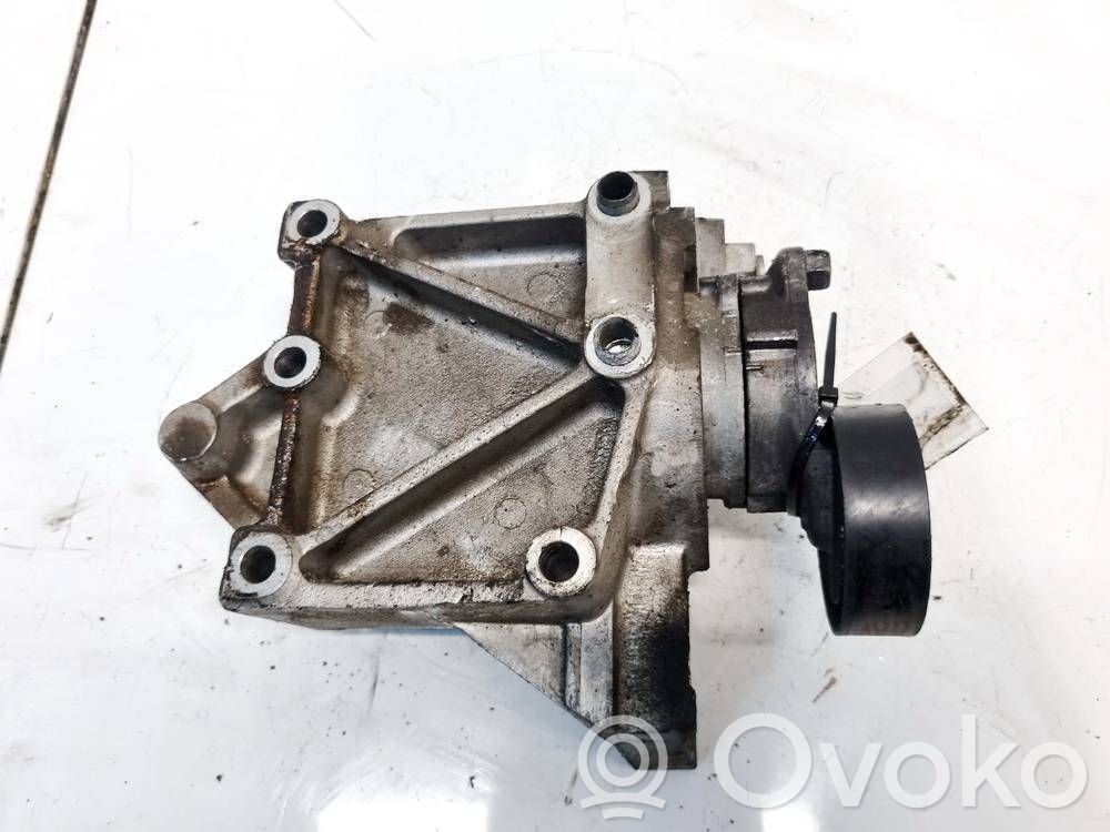 Rover 75 Engine mounting bracket 