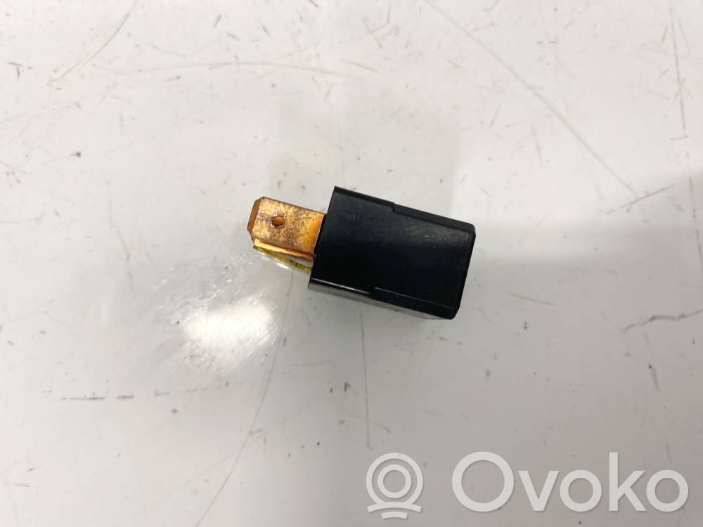 Sonstige Relais   MR588567,ACV31212,ACV31212,MR588567