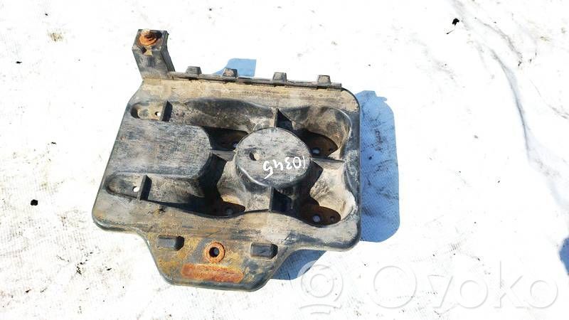 Battery box tray