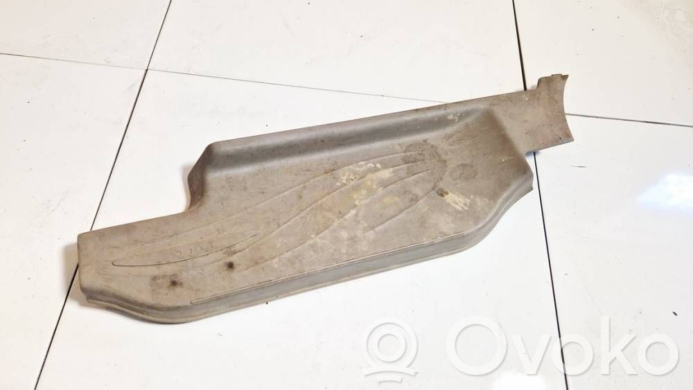 Mitsubishi Grandis Capac prag față 