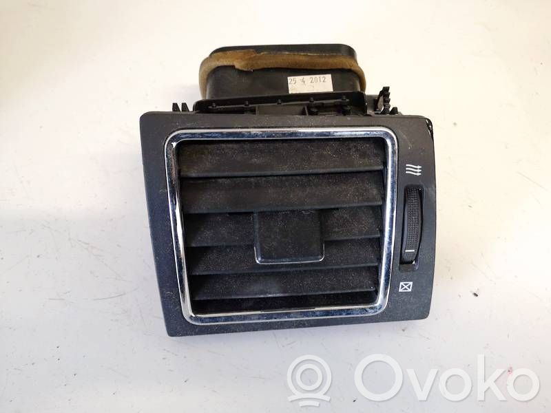 Toyota Avensis T270 Grilă ventilație centrală 