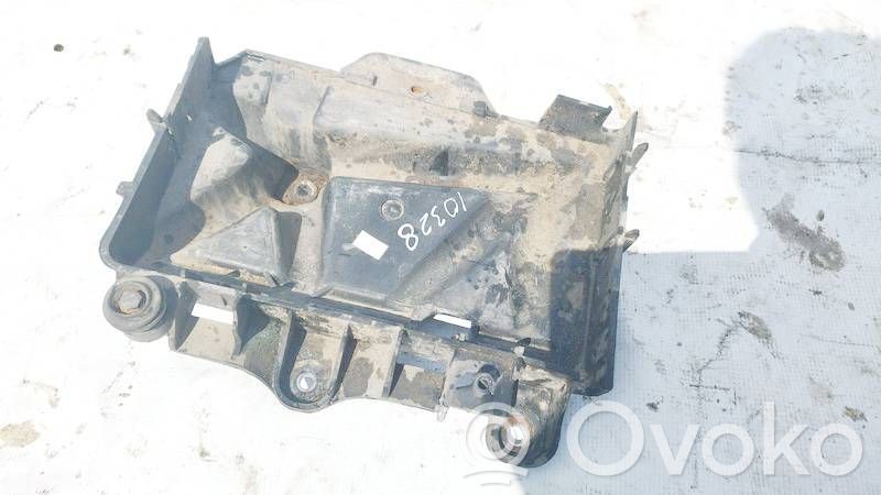 Skoda Fabia Mk2 (5J) Bandeja para la caja de la batería