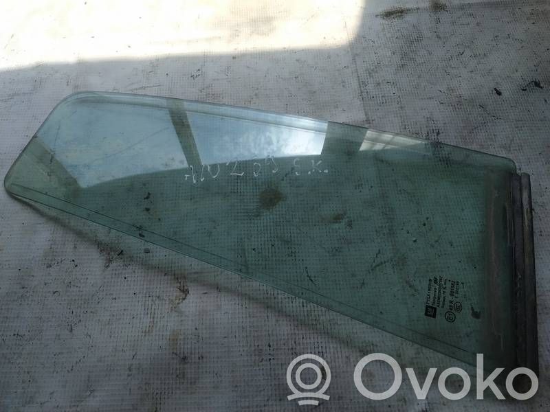 Opel Zafira B Fenêtre latérale vitre arrière