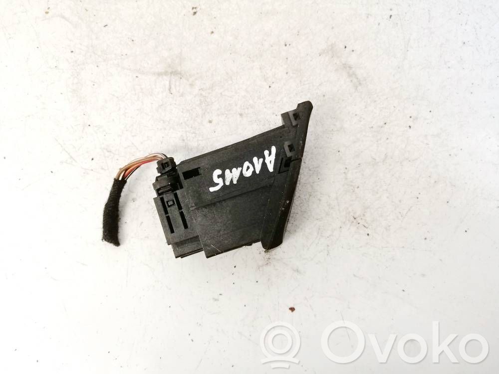Botón interruptor de luz de peligro   8K1941509A,211246000,211246000,8K1941509A
