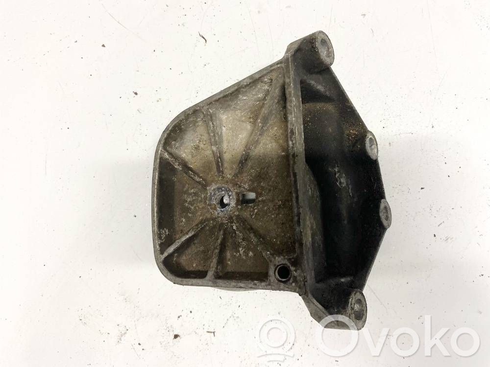Engine mounting bracket   8634894,8634894
